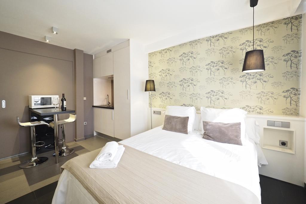 Barcelona Fifteen Central Aparthotel エクステリア 写真