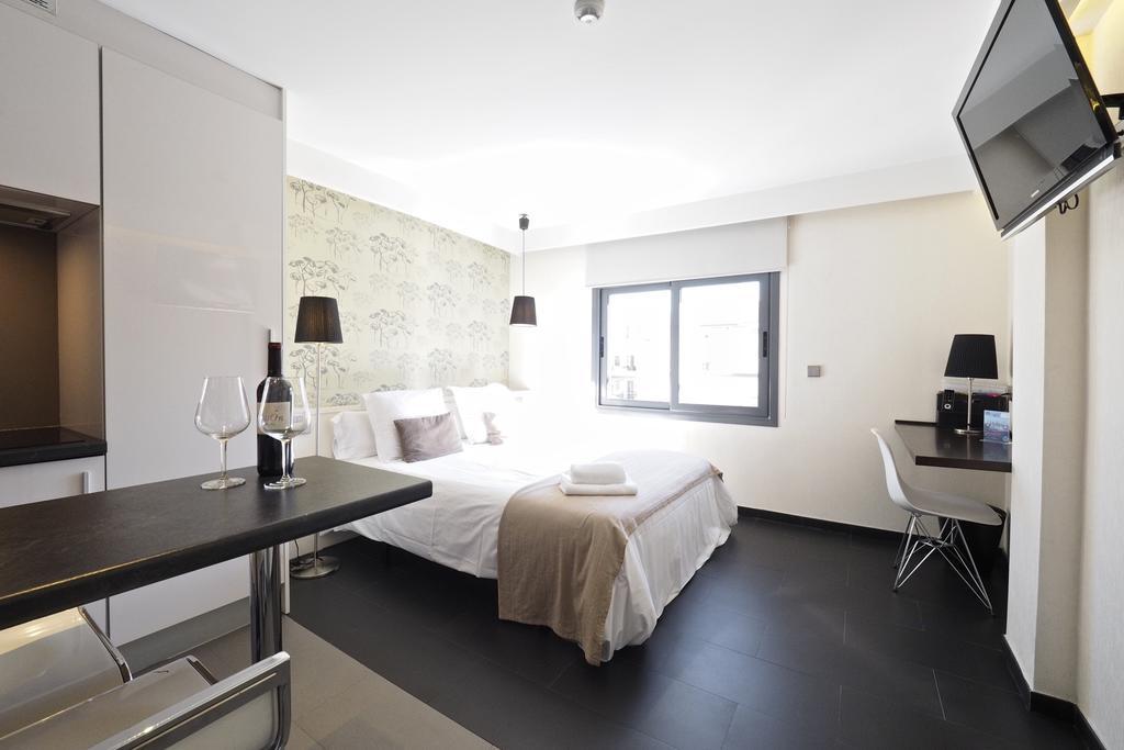 Barcelona Fifteen Central Aparthotel エクステリア 写真