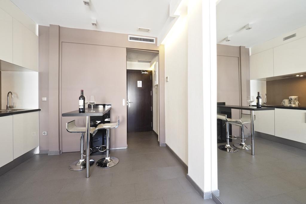 Barcelona Fifteen Central Aparthotel エクステリア 写真