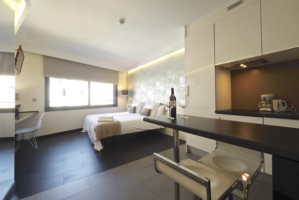 Barcelona Fifteen Central Aparthotel エクステリア 写真