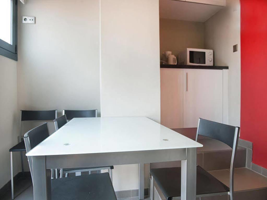 Barcelona Fifteen Central Aparthotel エクステリア 写真