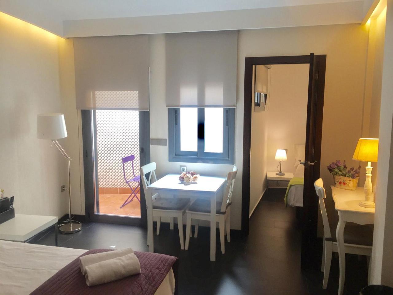 Barcelona Fifteen Central Aparthotel エクステリア 写真